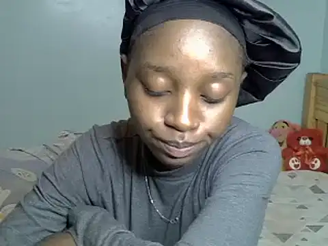 Snapshot of Enkarxx chatting on 02-14-25, 11:42 Enkarxx online show from 02-14-25, 11:42