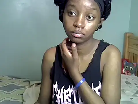 Snapshot of Enkarxx chatting on 02-19-25, 12:00 Enkarxx online show from 02-19-25, 12:00