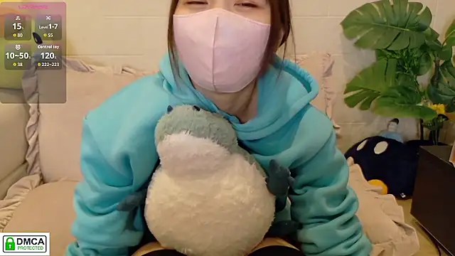 Snapshot of SUZU_ chatting on 05-05-26, 01:19 SUZU online show from 05-05-26, 01:19