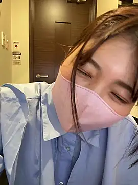 Snapshot of SUZU_ chatting on 05-08-26, 06:19 SUZU online show from 05-08-26, 06:19