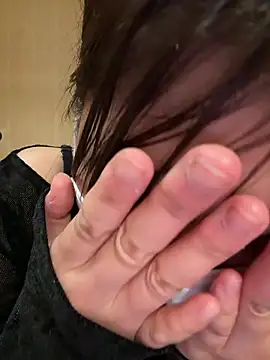 Snapshot of SUZU_ chatting on 05-14-26, 12:34 SUZU online show from 05-14-26, 12:34