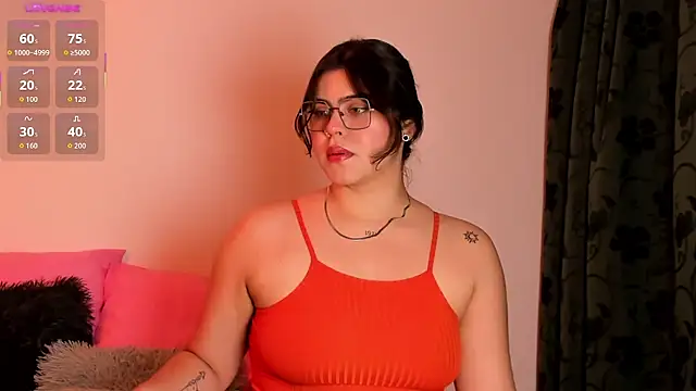 Snapshot of veronica185 chatting on 06-11-26, 02:53 veronica185 online show from 06-11-26, 02:53