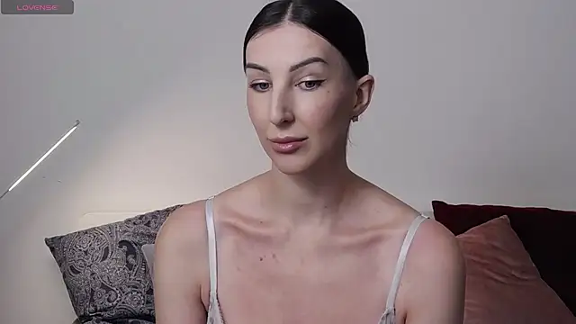 Snapshot of -Allure- chatting on 11-11-25, 08:20 -Allure- online show from 11-11-25, 08:20