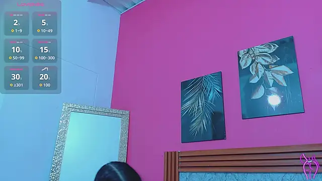 littlee emilyy  online show from 04-09-26, 12:43