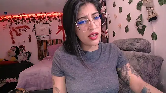 Snapshot of azahar__ziiz chatting on 01-02-25, 03:58 azahar ziiz online show from 01-02-25, 03:58