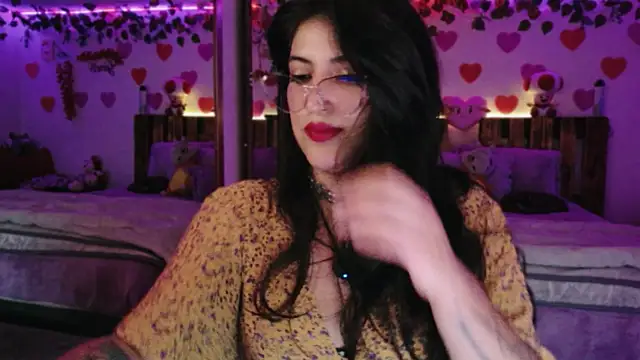 Snapshot of azahar__ziiz chatting on 04-26-26, 11:46 azahar ziiz online show from 04-26-26, 11:46