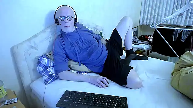 Snapshot of HornyRalfi55 chatting on 03-05-25, 06:12 HornyRalfi55 online show from 03-05-25, 06:12