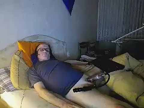 Snapshot of HornyRalfi55 chatting on 03-13-25, 10:43 HornyRalfi55 online show from 03-13-25, 10:43