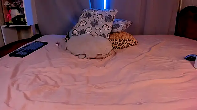 Jess Lui online show from 11-12-25, 03:29