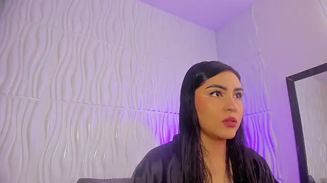 Abby  colins online show from 09-27-25, 04:45