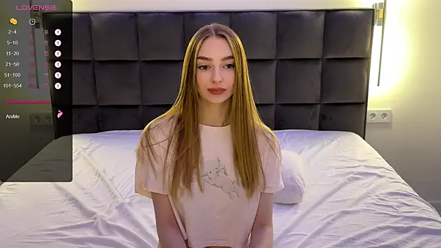 Snapshot of NotElis chatting on 03-10-25, 10:13 NotElis online show from 03-10-25, 10:13