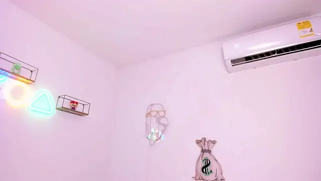 Snapshot of eileen_tanihara chatting on 02-16-26, 06:15 eileen tanihara online show from 02-16-26, 06:15