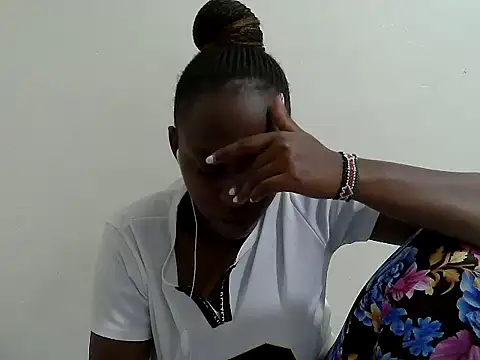 Snapshot of lizbela1 chatting on 02-06-26, 04:54 lizbela1 online show from 02-06-26, 04:54