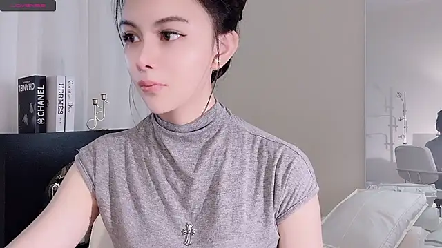 Snapshot of lvy-w chatting on 09-11-25, 08:03 lvy-w online show from 09-11-25, 08:03