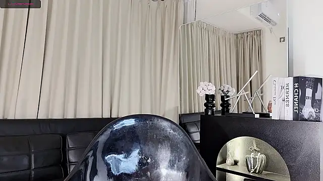 Snapshot of lvy-w chatting on 01-17-26, 11:37 lvy-w online show from 01-17-26, 11:37