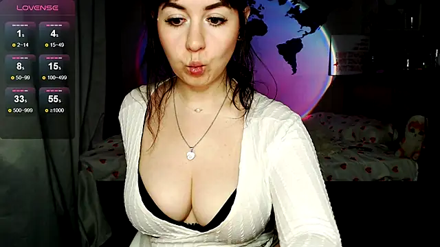 Snapshot of missgenevaonceagain_ chatting on 10-15-25, 02:55 missgenevaonceagain  online show from 10-15-25, 02:55