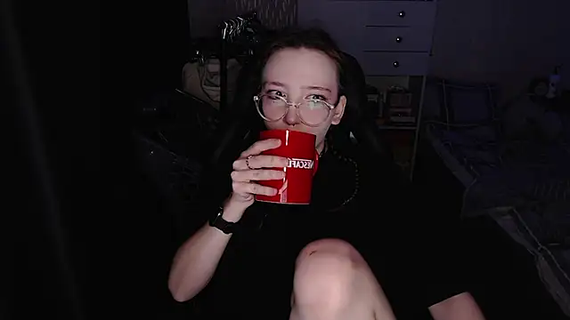 Snapshot of AmeliaKamishiro chatting on 11-17-25, 01:33 AmeliaKamishiro online show from 11-17-25, 01:33