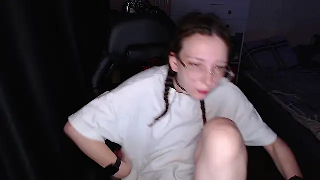 Snapshot of AmeliaKamishiro chatting on 11-24-25, 02:33 AmeliaKamishiro online show from 11-24-25, 02:33