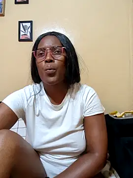 Snapshot of Malaika_Nkosi chatting on 09-25-25, 01:59 Malaika Nkosi online show from 09-25-25, 01:59