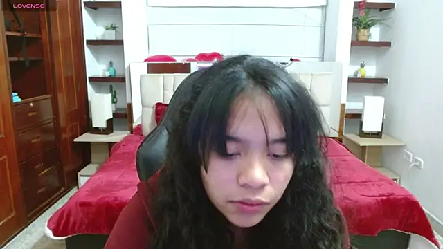 Snapshot of laureentt_ chatting on 02-11-25, 09:31 laureentt online show from 02-11-25, 09:31