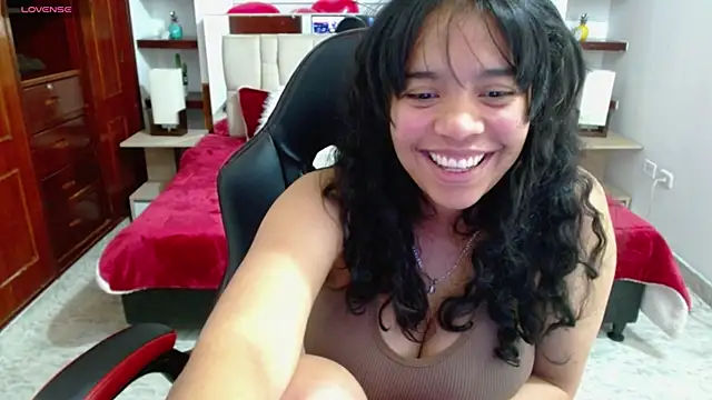 Snapshot of laureentt_ chatting on 02-12-25, 06:19 laureentt online show from 02-12-25, 06:19