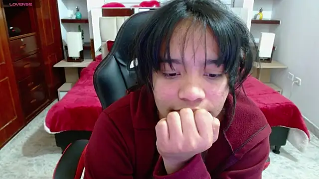 Snapshot of laureentt_ chatting on 02-12-25, 09:20 laureentt online show from 02-12-25, 09:20