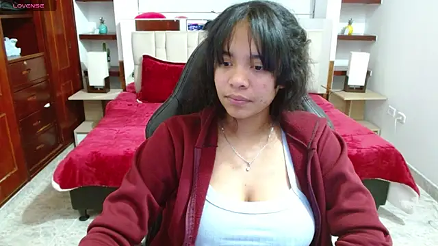 Snapshot of laureentt_ chatting on 02-13-25, 09:41 laureentt online show from 02-13-25, 09:41