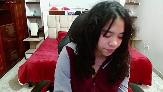 Snapshot of laureentt_ chatting on 02-27-25, 09:11 laureentt online show from 02-27-25, 09:11