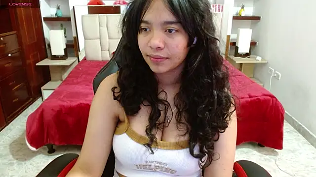 Snapshot of laureentt_ chatting on 02-28-25, 03:26 laureentt online show from 02-28-25, 03:26