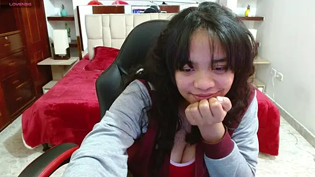 Snapshot of laureentt_ chatting on 03-03-25, 09:22 laureentt online show from 03-03-25, 09:22