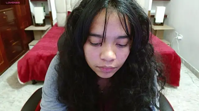 Snapshot of laureentt_ chatting on 03-05-25, 07:05 laureentt online show from 03-05-25, 07:05