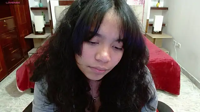 Snapshot of laureentt_ chatting on 03-06-25, 06:19 laureentt online show from 03-06-25, 06:19