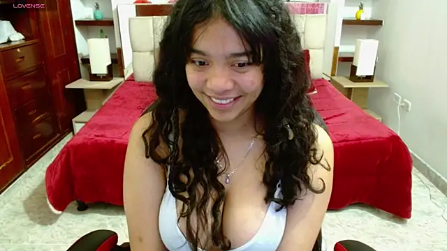 Snapshot of laureentt_ chatting on 03-08-25, 03:39 laureentt online show from 03-08-25, 03:39