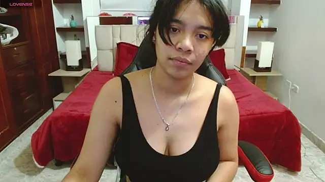 Snapshot of laureentt_ chatting on 03-10-25, 03:01 laureentt online show from 03-10-25, 03:01