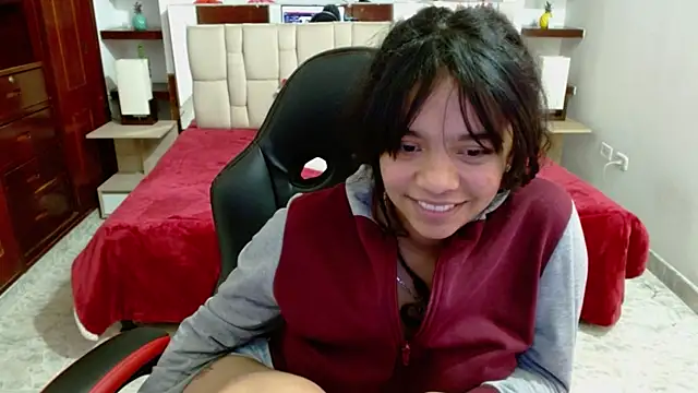 Snapshot of laureentt_ chatting on 03-12-25, 09:23 laureentt online show from 03-12-25, 09:23