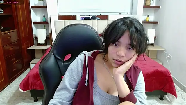 Snapshot of laureentt_ chatting on 03-17-25, 09:22 laureentt online show from 03-17-25, 09:22