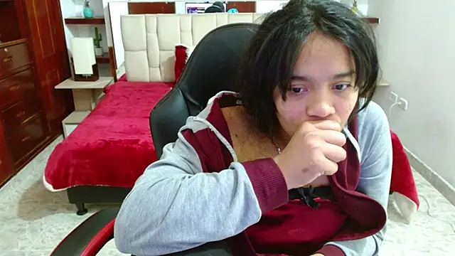 Snapshot of laureentt_ chatting on 03-19-25, 09:17 laureentt online show from 03-19-25, 09:17