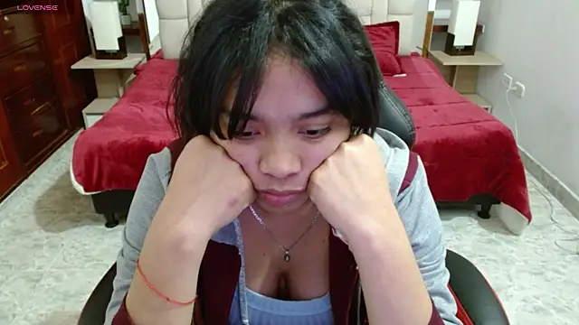 Snapshot of laureentt_ chatting on 03-20-25, 09:15 laureentt online show from 03-20-25, 09:15