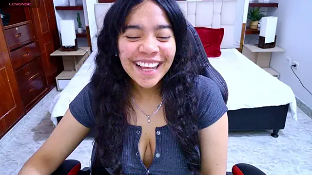 Snapshot of laureentt_ chatting on 09-10-25, 03:06 laureentt online show from 09-10-25, 03:06