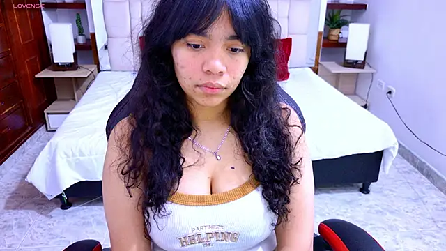 Snapshot of laureentt_ chatting on 09-11-25, 03:17 laureentt online show from 09-11-25, 03:17