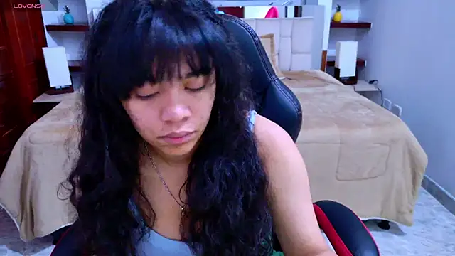 Snapshot of laureentt_ chatting on 10-11-25, 03:06 laureentt online show from 10-11-25, 03:06