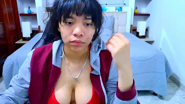 Snapshot of laureentt_ chatting on 11-14-25, 03:05 laureentt online show from 11-14-25, 03:05