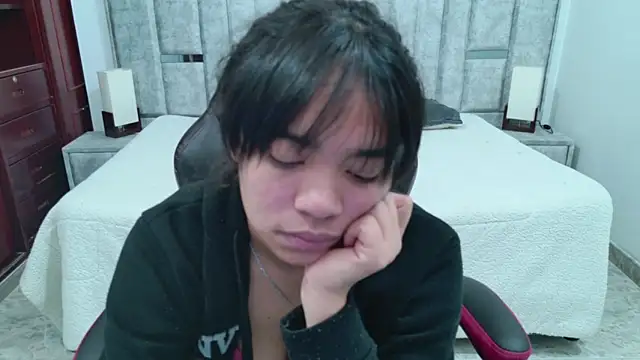 laureentt  online show from 03-24-26, 03:11