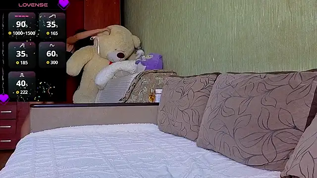 Snapshot of Miss_Flexi_fit chatting on 10-31-25, 12:50 Miss Flexi fit online show from 10-31-25, 12:50