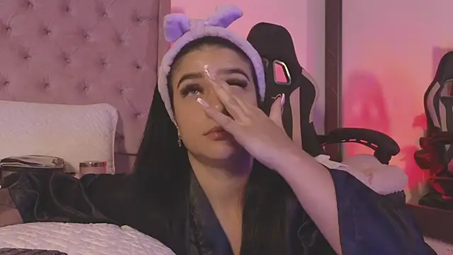  Linoshka 1 online show from 04-17-26, 08:23