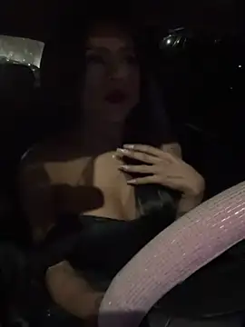 Snapshot of HOT_LADY_777 chatting on 12-25-24, 06:20 HOT LADY 777 online show from 12-25-24, 06:20