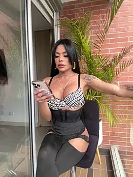 Snapshot of HOT_LADY_777 chatting on 03-20-25, 06:31 HOT LADY 777 online show from 03-20-25, 06:31