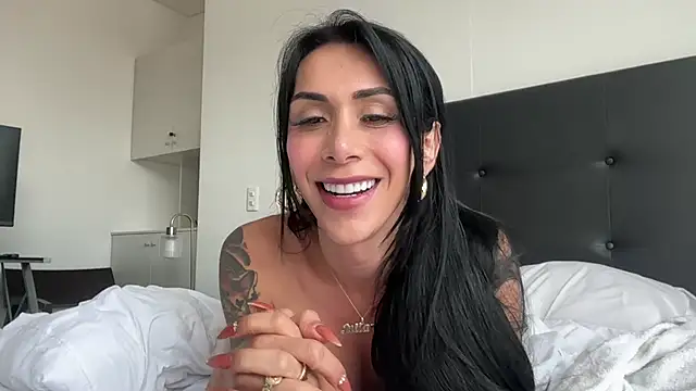 Snapshot of HOT_LADY_777 chatting on 11-12-25, 02:17 HOT LADY 777 online show from 11-12-25, 02:17