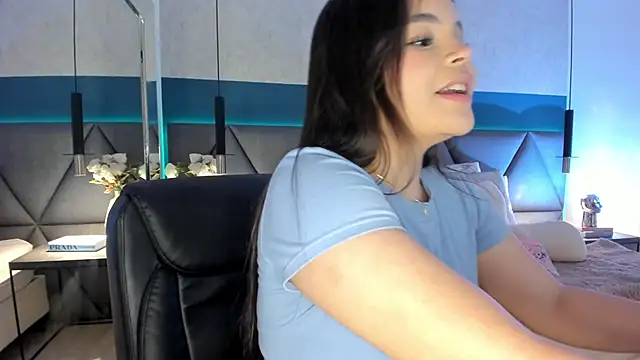 Snapshot of IsabellaAllen chatting on 02-13-25, 01:50 IsabellaAllen online show from 02-13-25, 01:50