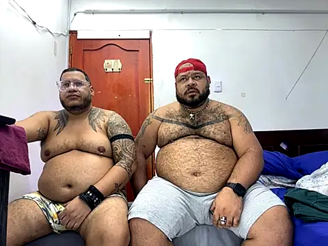 Latino bigcock online show from 09-11-25, 05:29